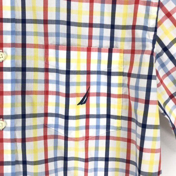 Nautica Short Sleeve Button Down Shirt Men's Large 100% Cotton Wrinkle Resistant - Picture 3 of 10